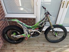 Vertigo combat Titanium R 250 including over £1600 of spares , Trials bike